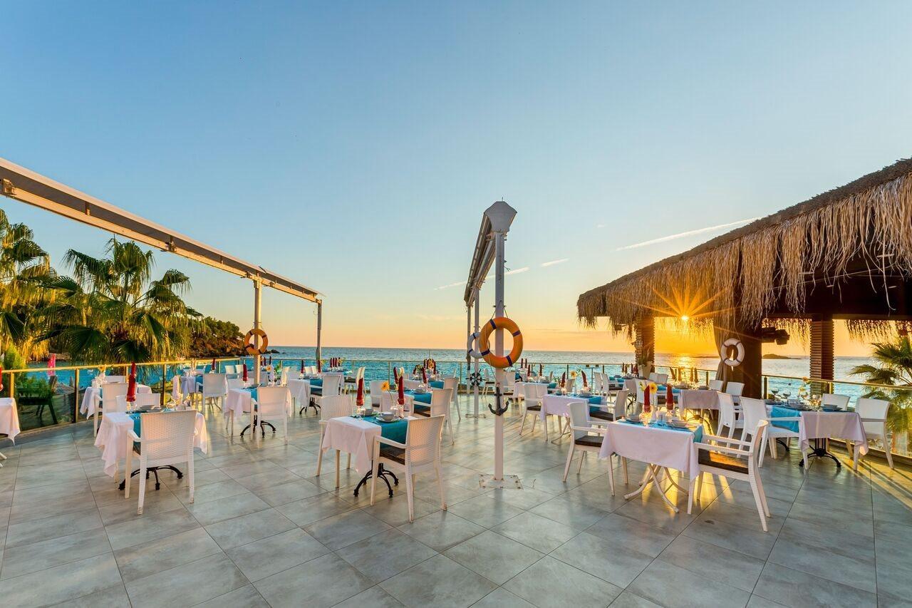 Отель Justiniano Club Alanya Окурджалар Экстерьер фото