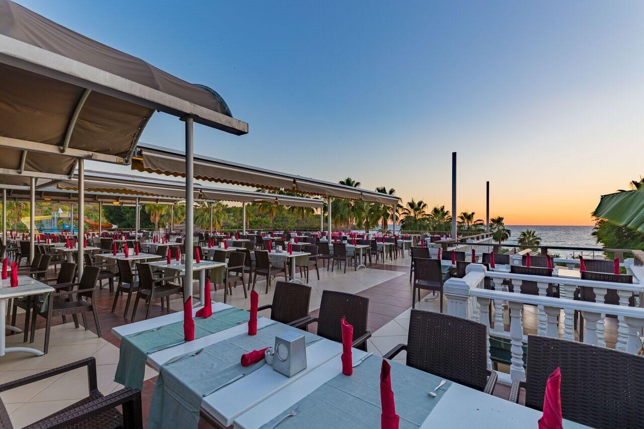 Отель Justiniano Club Alanya Окурджалар Экстерьер фото