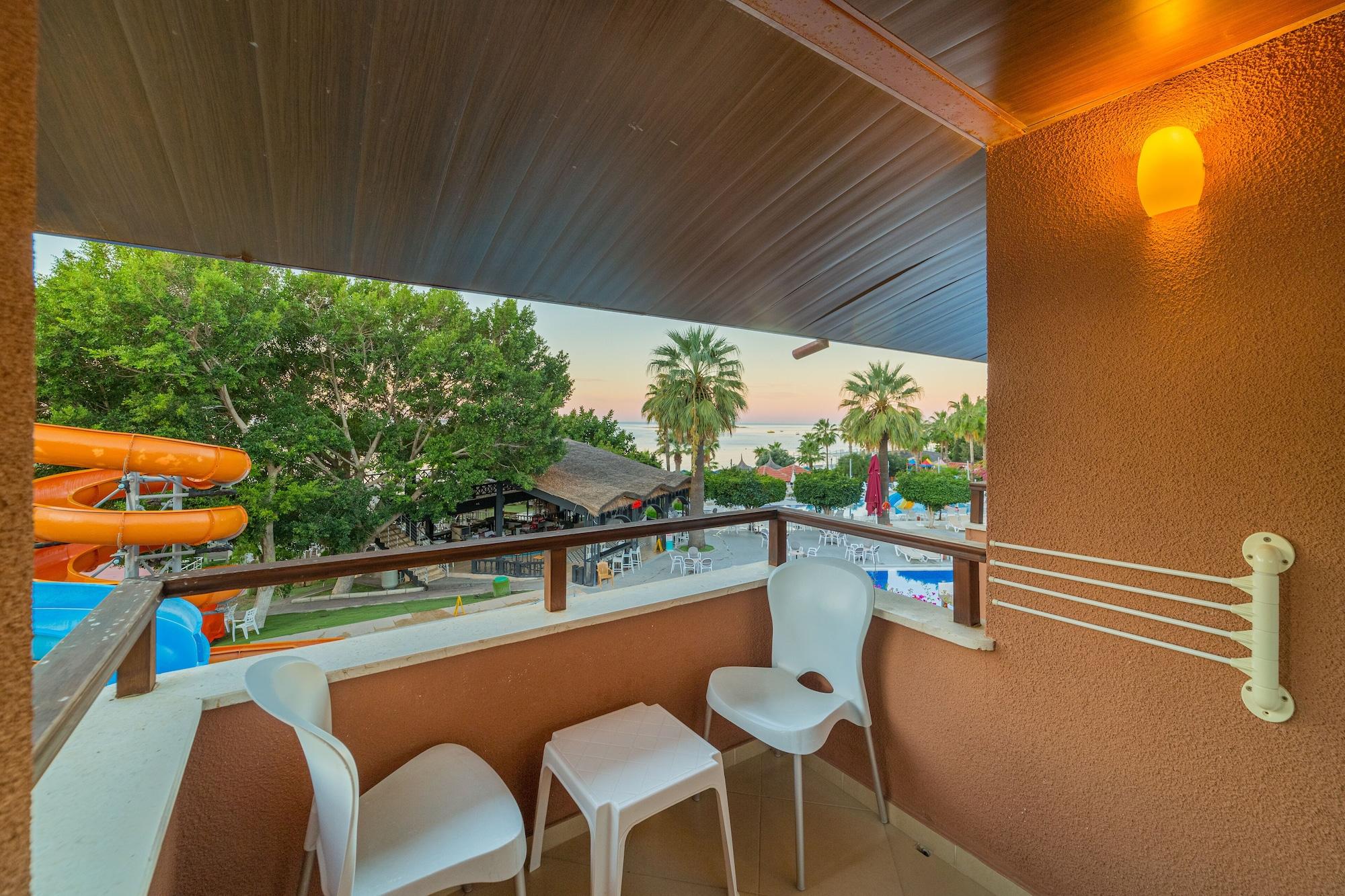 Отель Justiniano Club Alanya Окурджалар Экстерьер фото